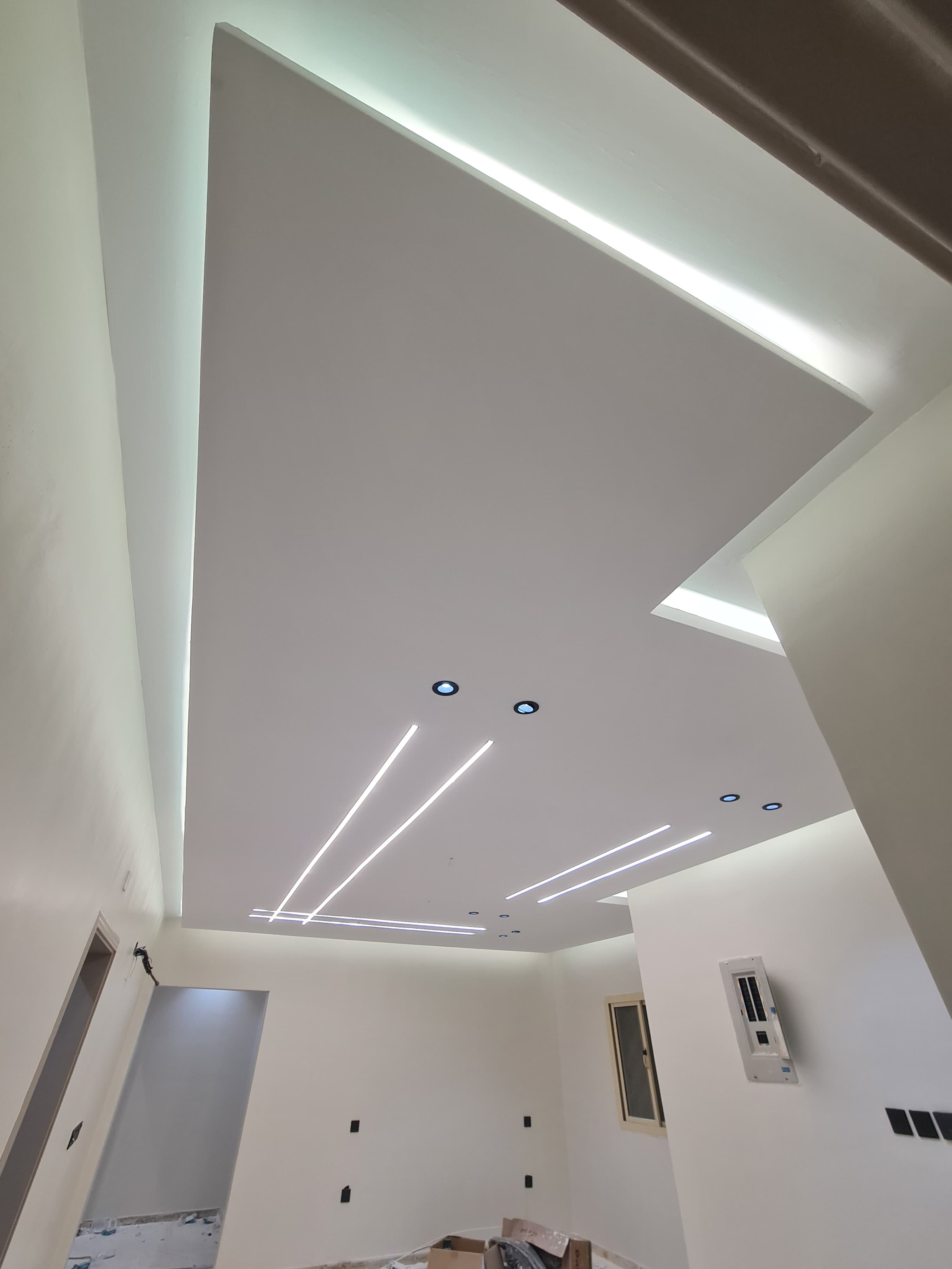 جبس بورد مع إضاءة مخفية في مكة